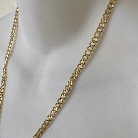 Mayamar Shell Necklace - Picture 3 of 7